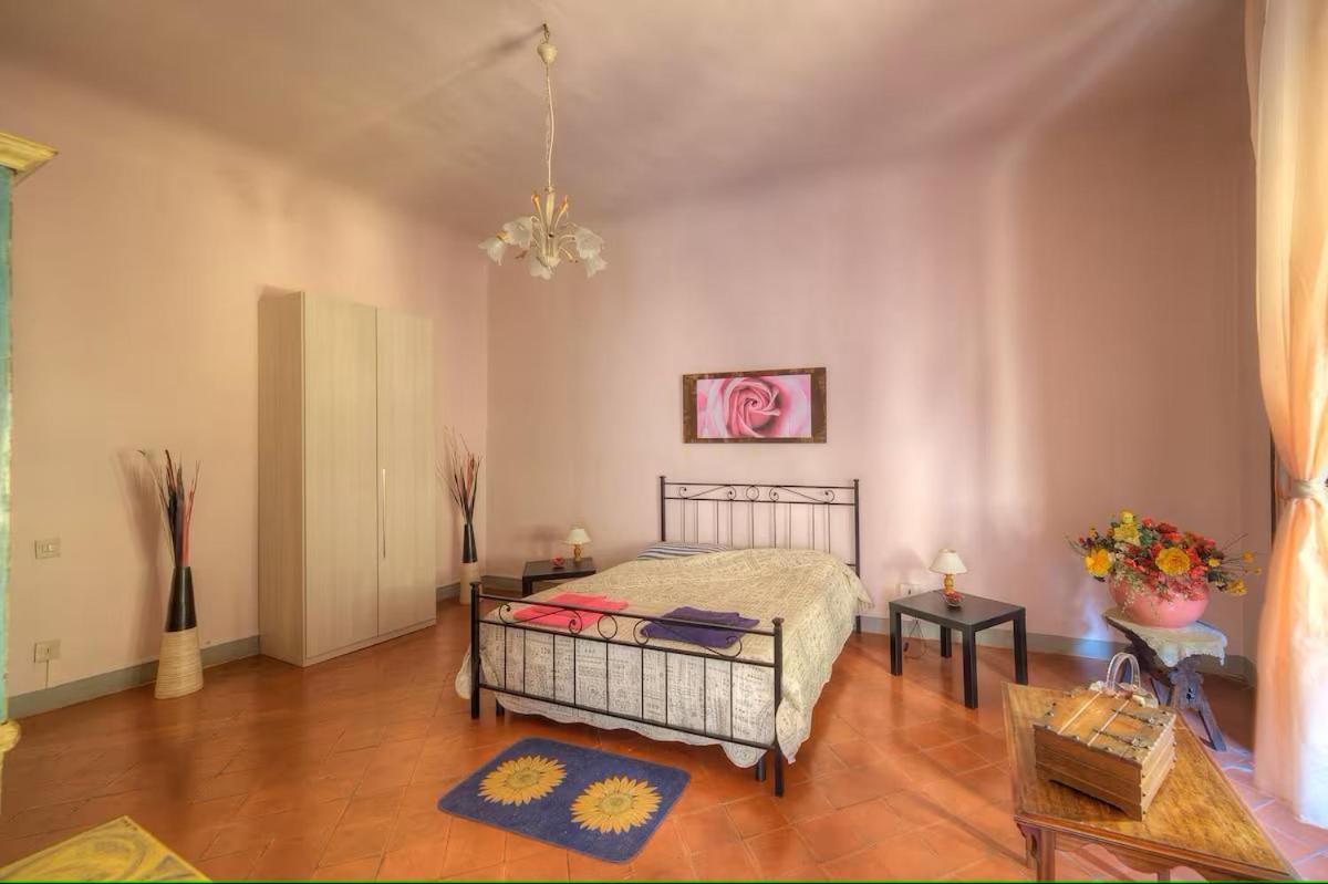 Historical Building Charming Florencia