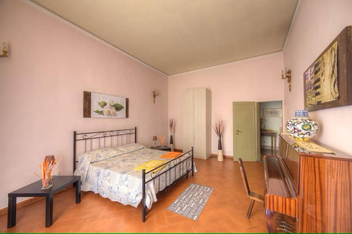 Historical Building Charming Florencia